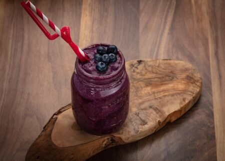 How to Make a Refreshing Tropical Treat Kiwi Smoothie